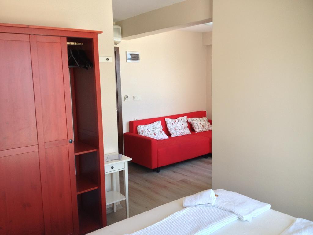 Nemrut Bay Otel Yenifoca Zimmer foto